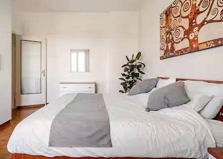 Cosy Penthouse Near The Hospital Apartamento Brescia