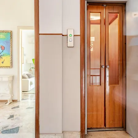 Cosy Penthouse Near The Hospital *