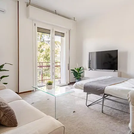 アパート Cosy Penthouse Near The Hospital *