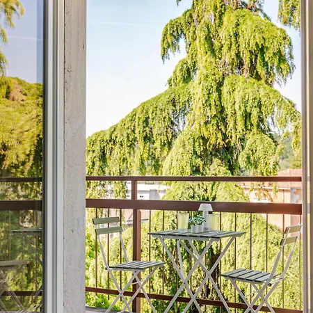 Cosy Penthouse Near The Hospital アパート ブレシア